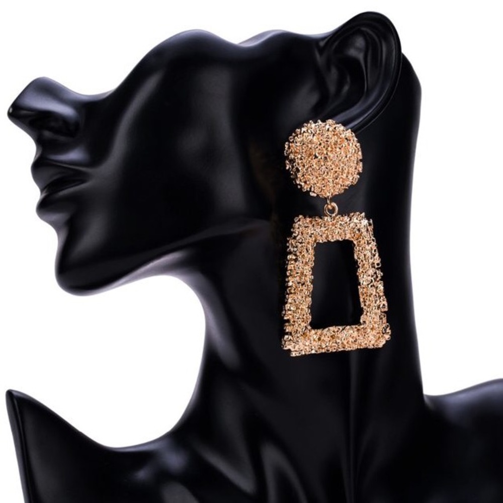 “Must Have” Statement Earrings - Picture 5 of 8
